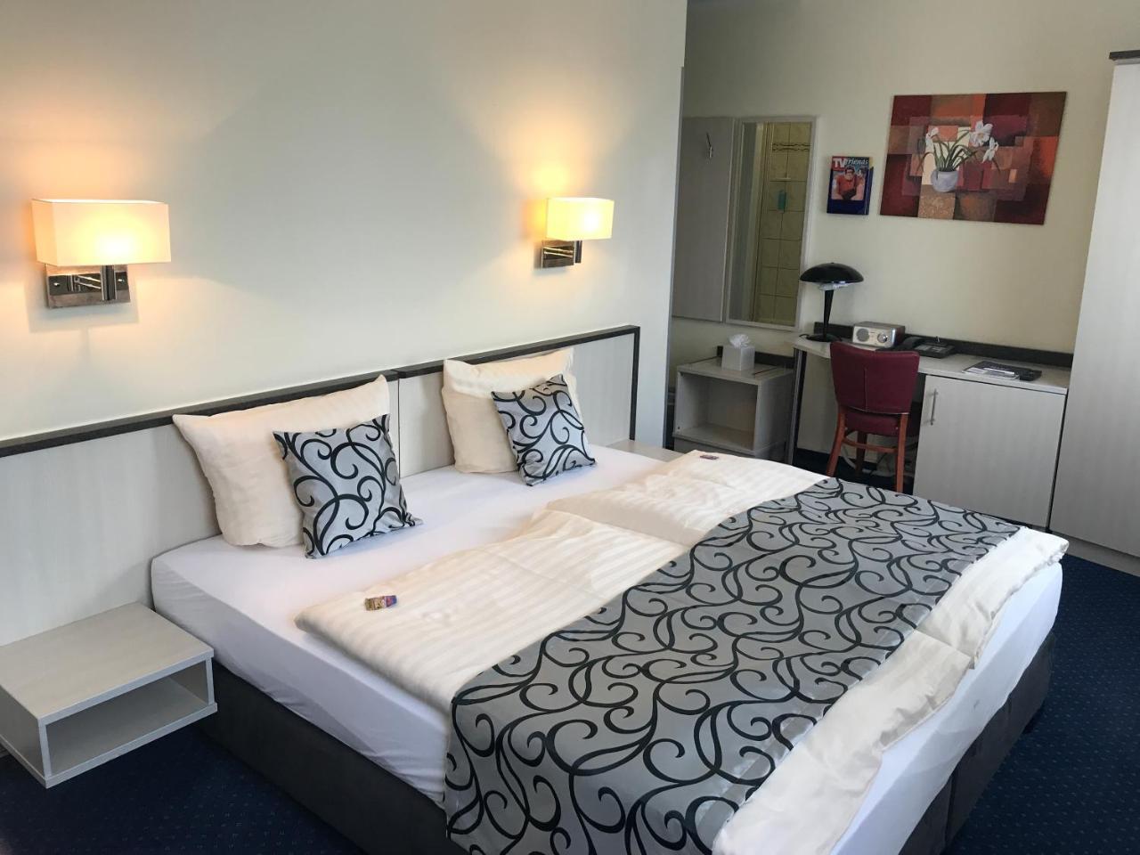 Parkhotel Neubrandenburg Eksteriør billede
