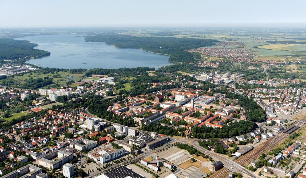 Parkhotel Neubrandenburg Eksteriør billede